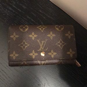 Authentic 100% LV wallet